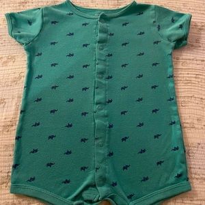 Carter’s 12mo boy onesie shorts